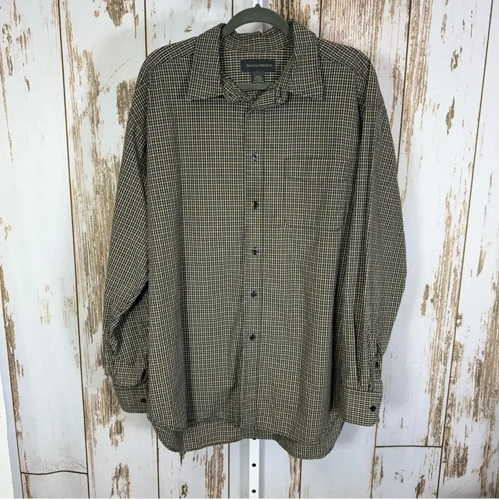 Banana Republic, Men's Black and Tan Plaid Shirt. Size XL. Good used condition!